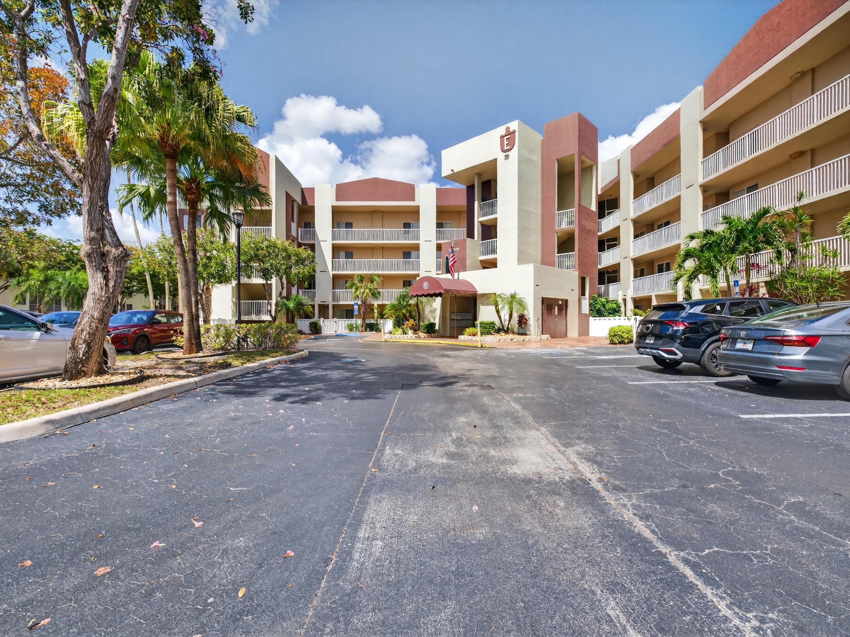 TRENT CONDOMINIUM E - Residential