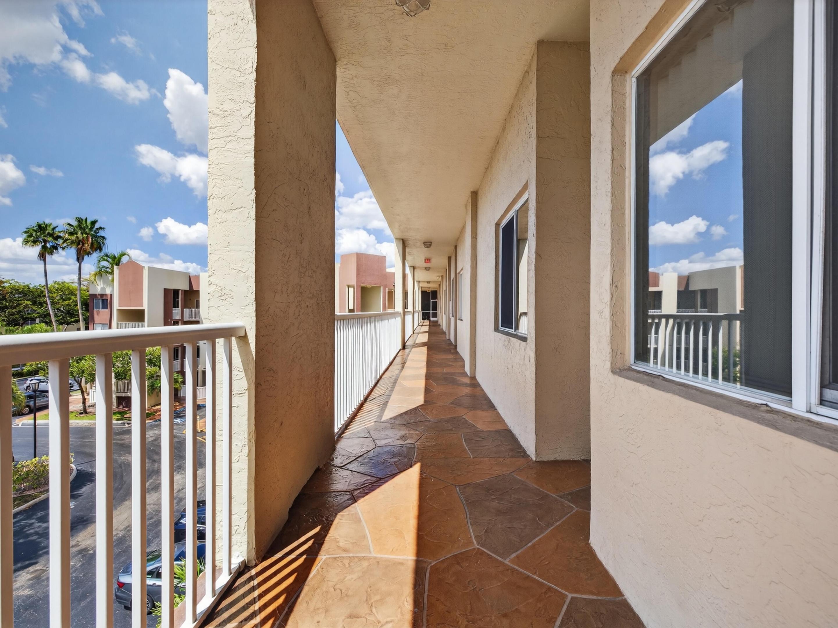 TRENT CONDOMINIUM E - Residential