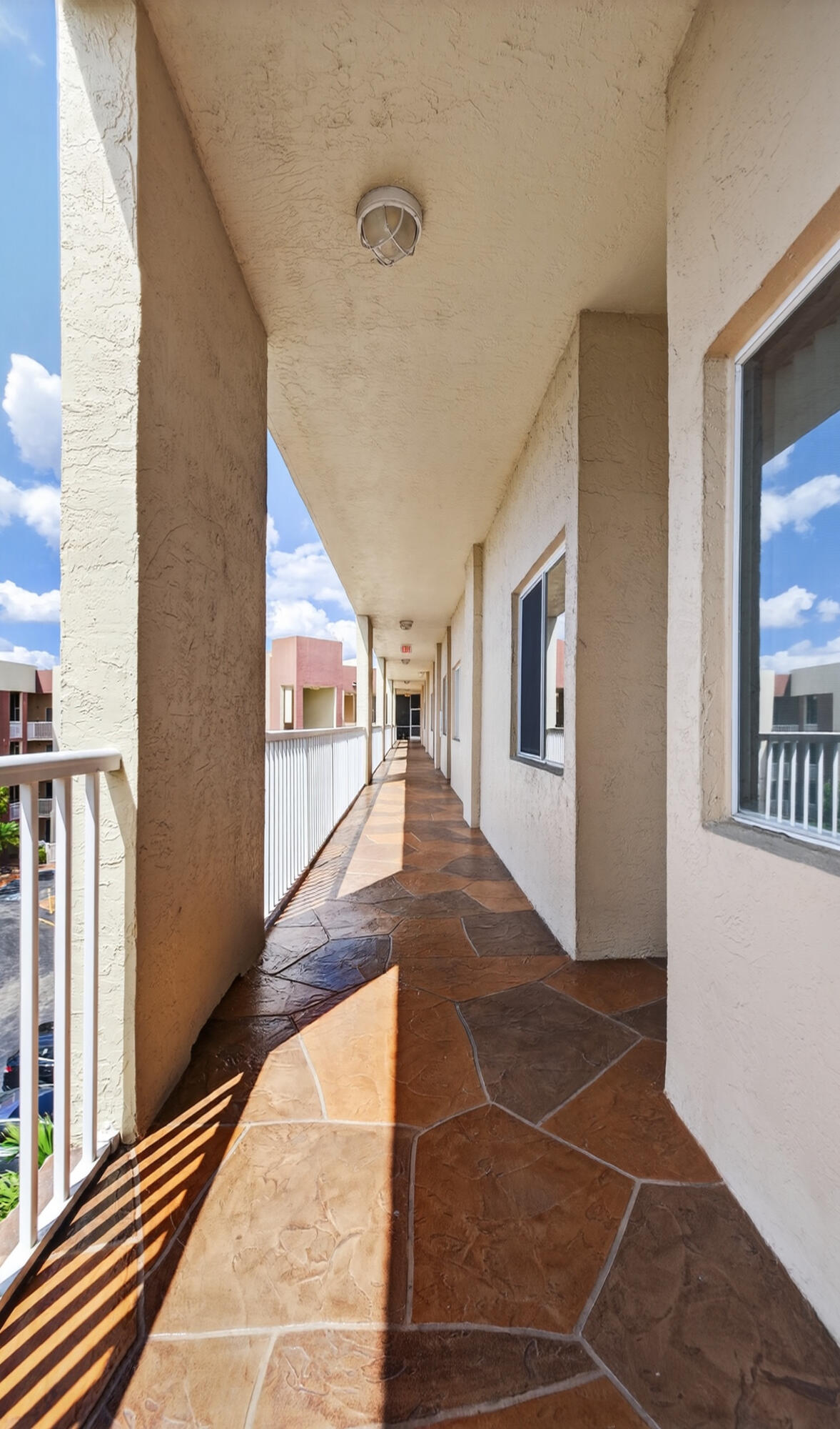 TRENT CONDOMINIUM E - Residential