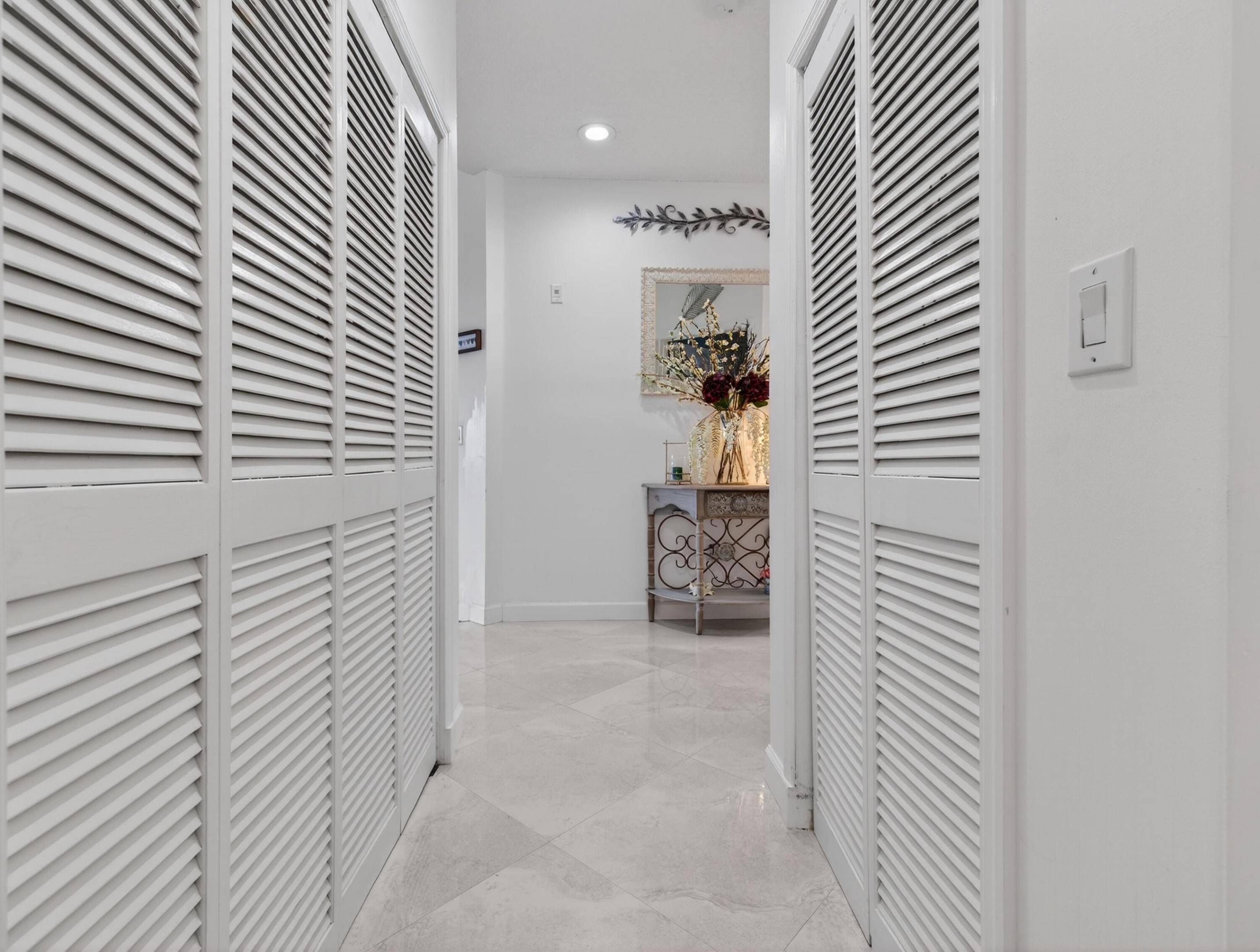 TRENT CONDOMINIUM E - Residential