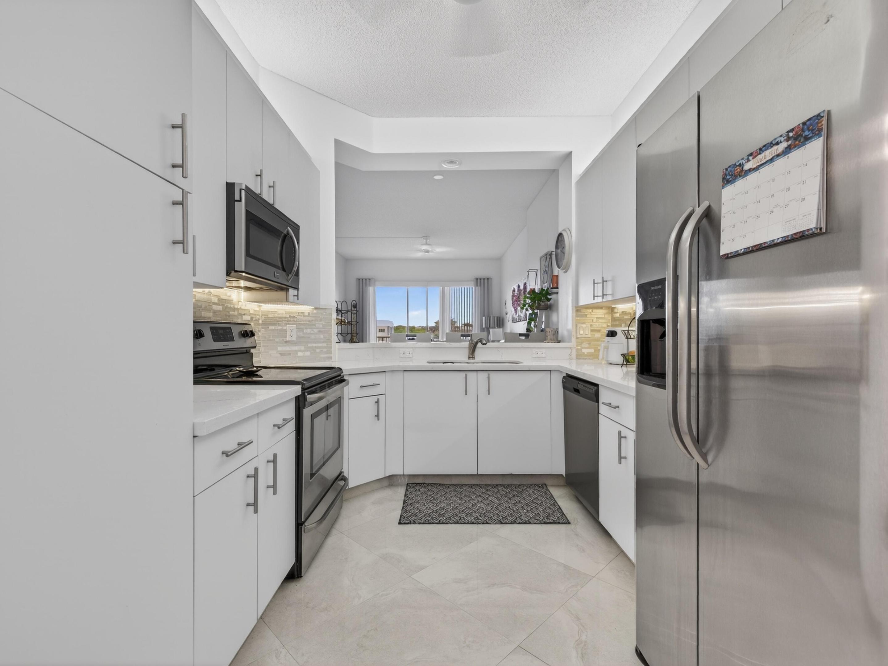 TRENT CONDOMINIUM E - Residential