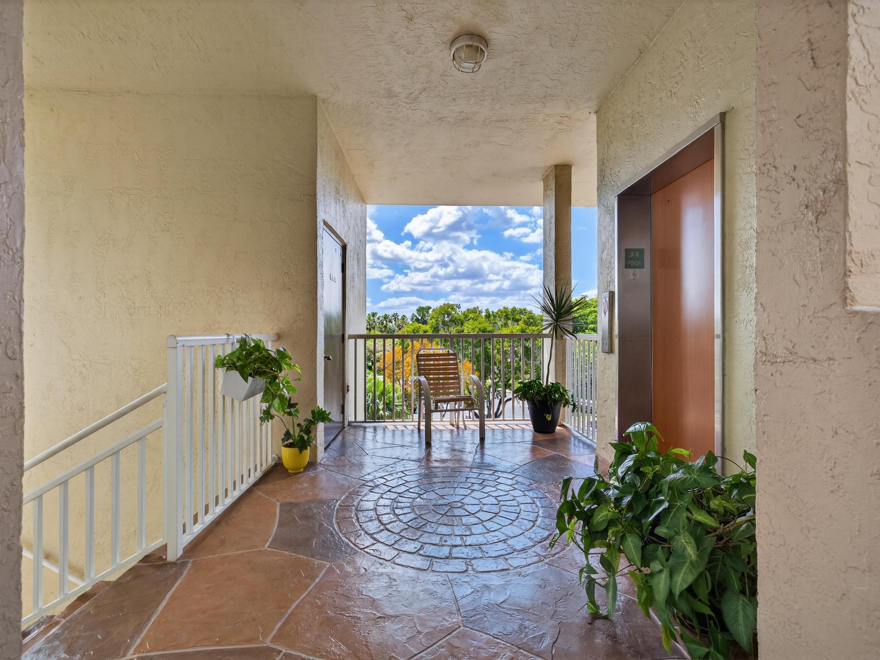 TRENT CONDOMINIUM E - Residential