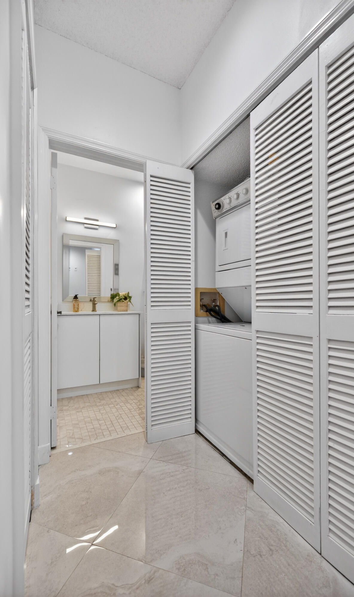 TRENT CONDOMINIUM E - Residential