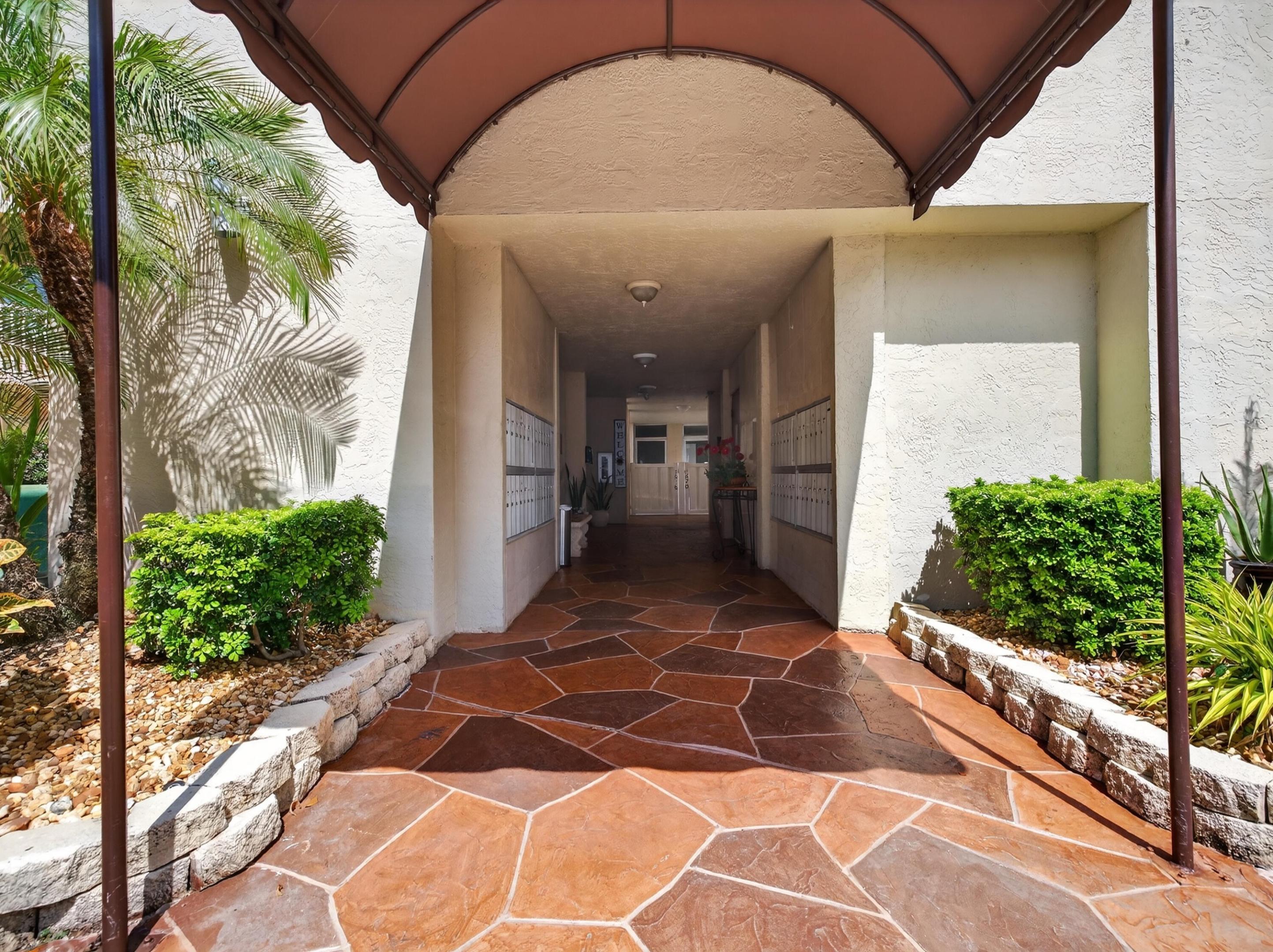 TRENT CONDOMINIUM E - Residential