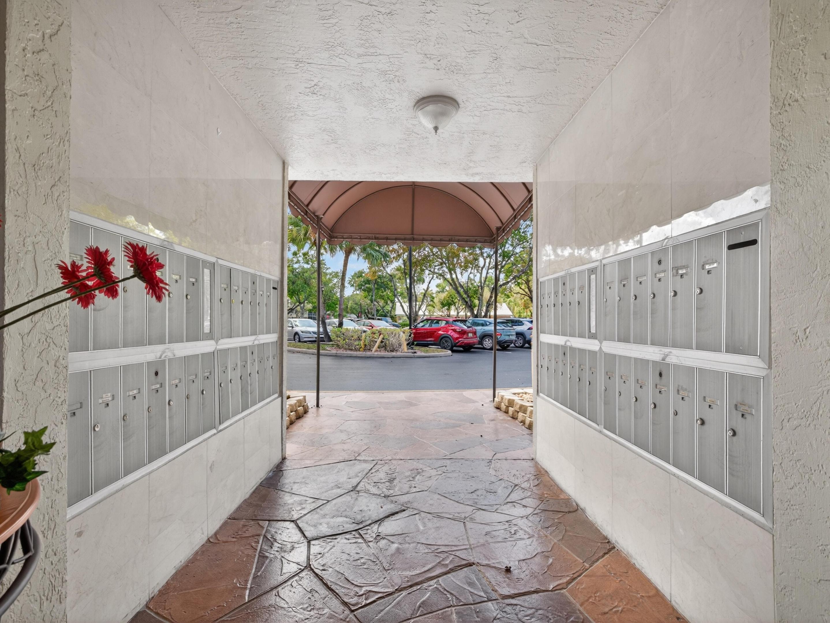 TRENT CONDOMINIUM E - Residential