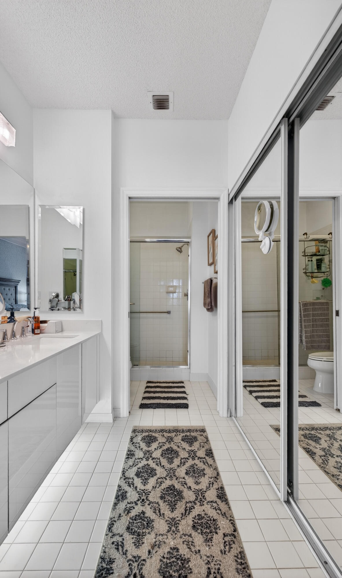 TRENT CONDOMINIUM E - Residential