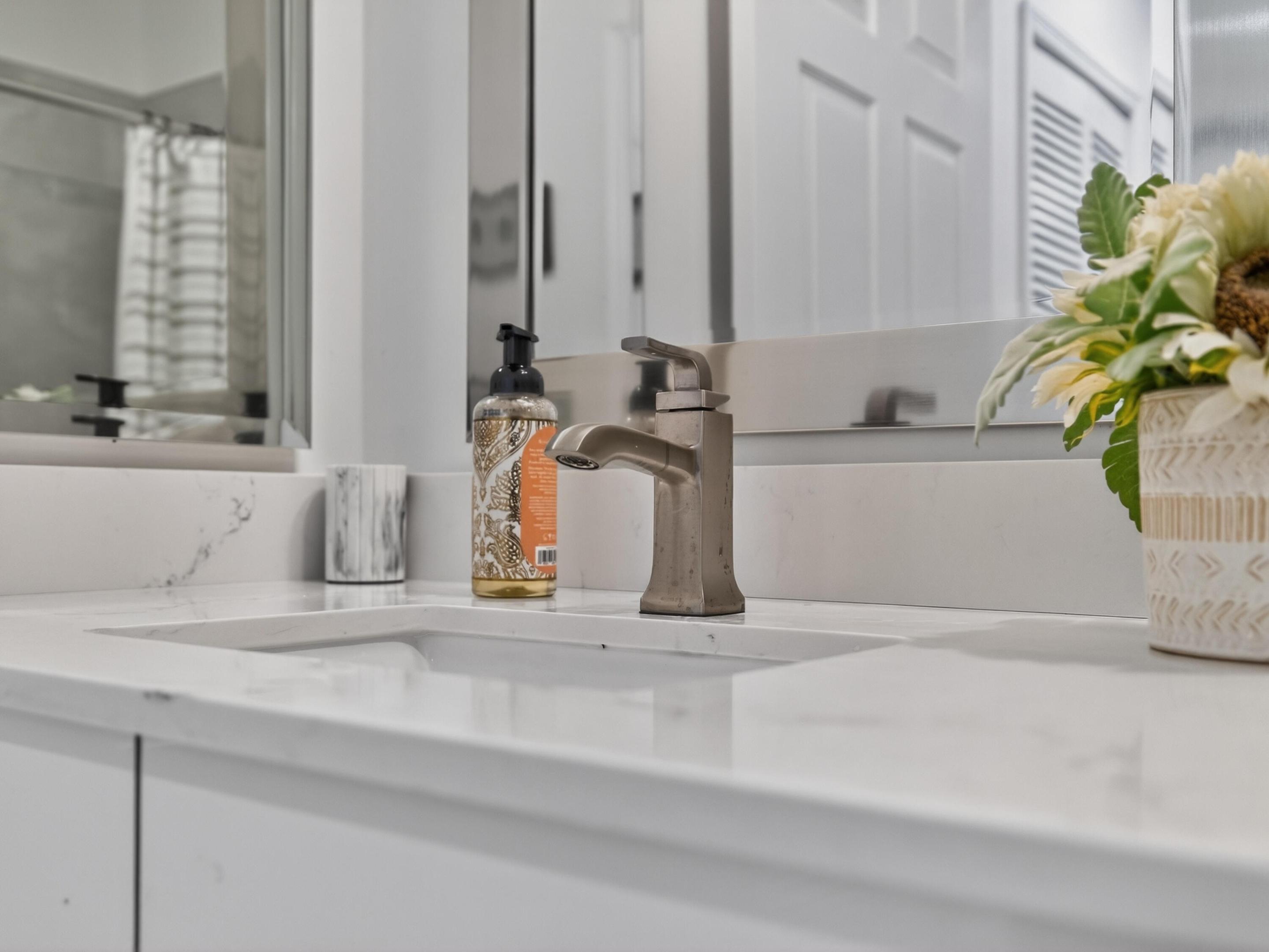 TRENT CONDOMINIUM E - Residential