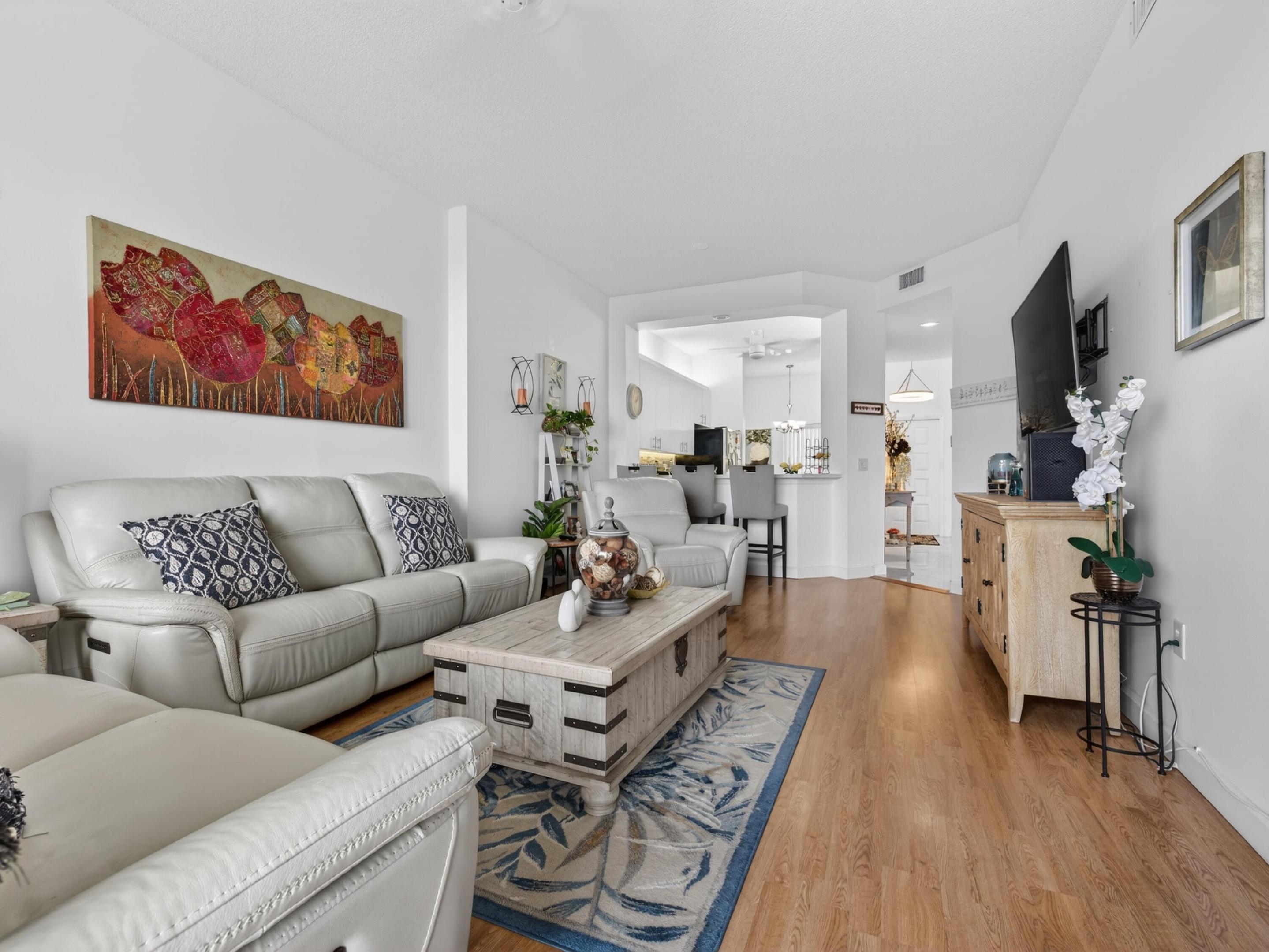 TRENT CONDOMINIUM E - Residential