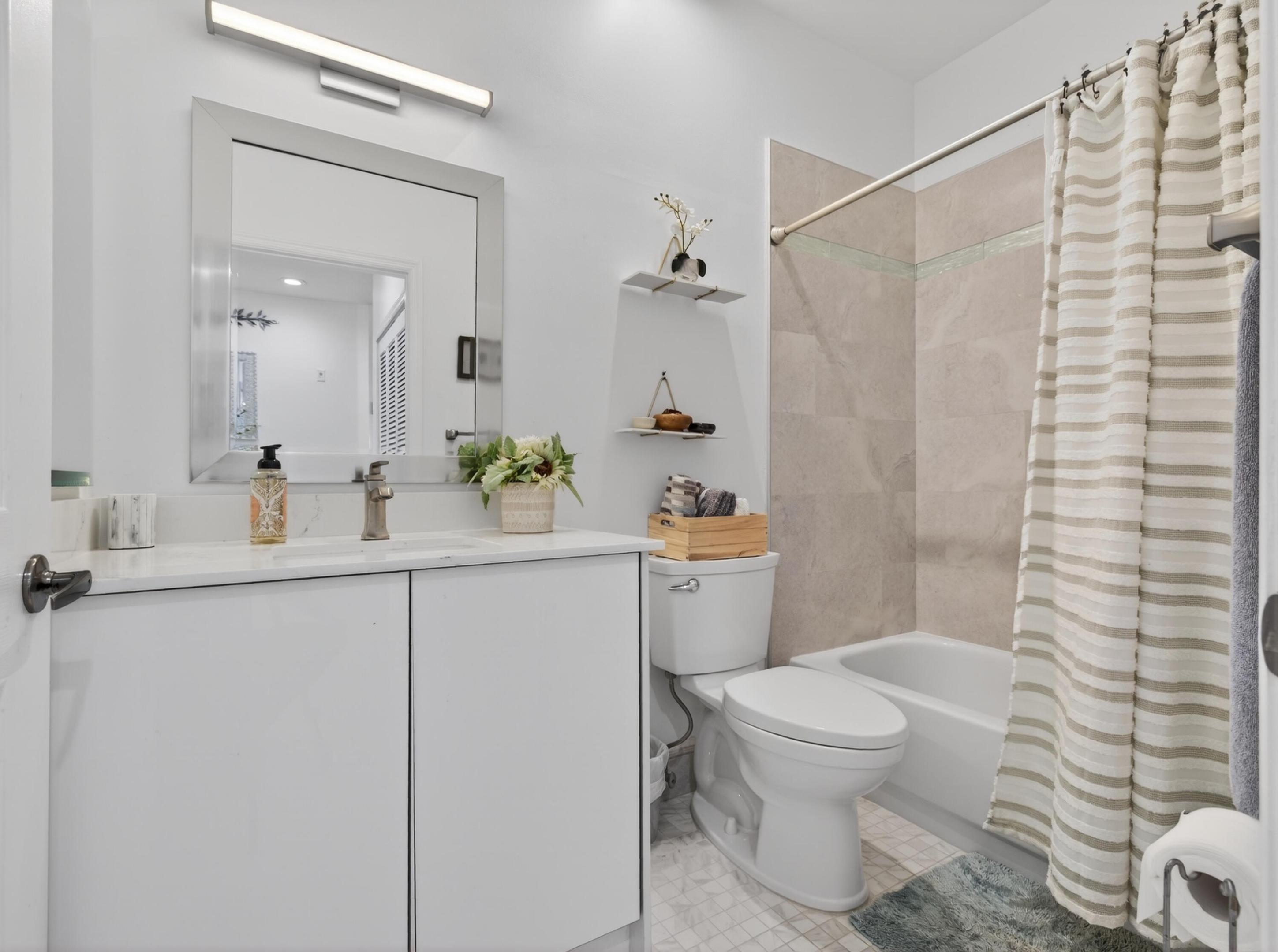 TRENT CONDOMINIUM E - Residential