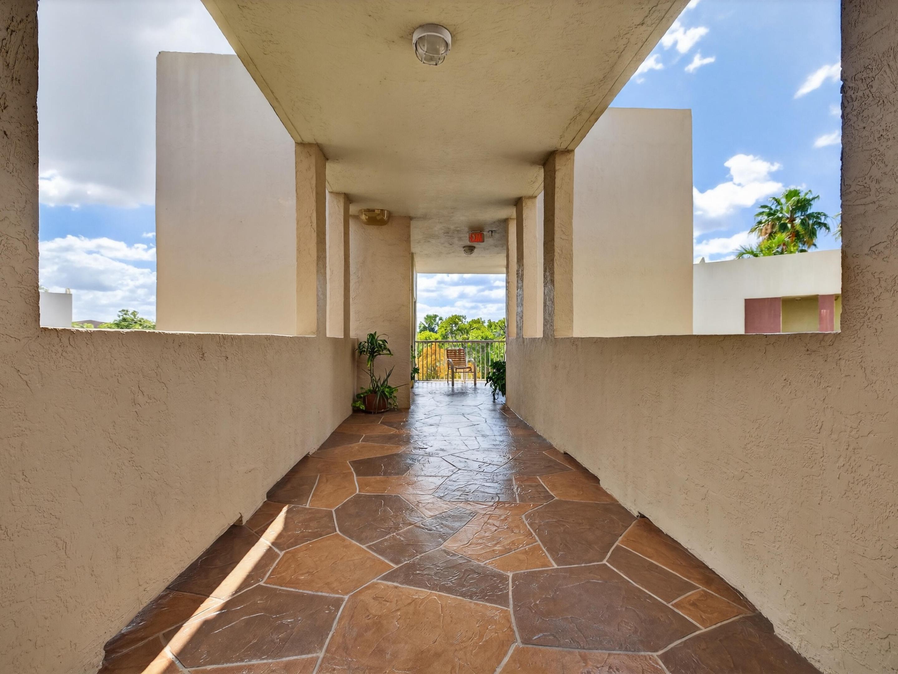 TRENT CONDOMINIUM E - Residential