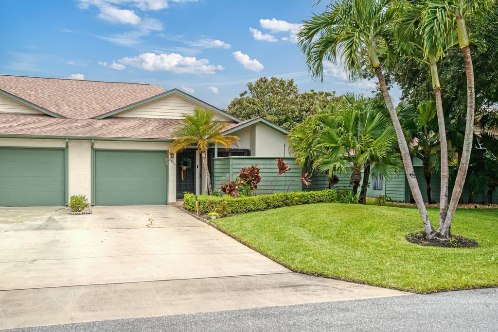 Photo of 6825 SE Bunker Hill Drive, Hobe Sound, FL 33455 (MLS # R11079555)