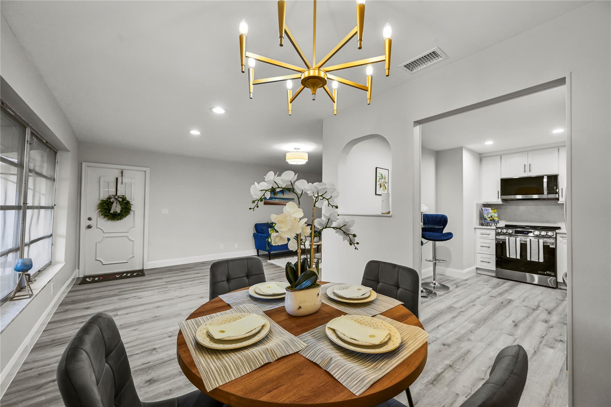 LAUDERDALE WEST - Residential