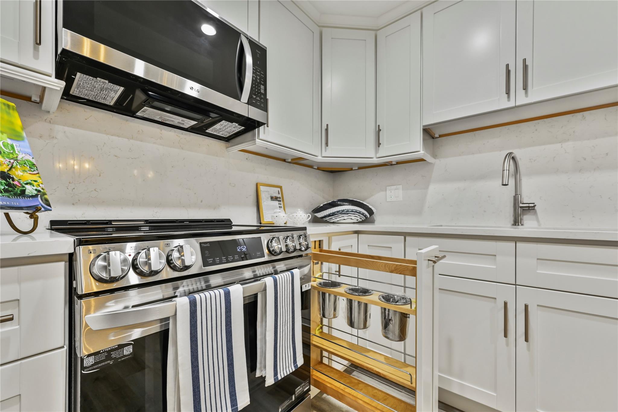 LAUDERDALE WEST - Residential