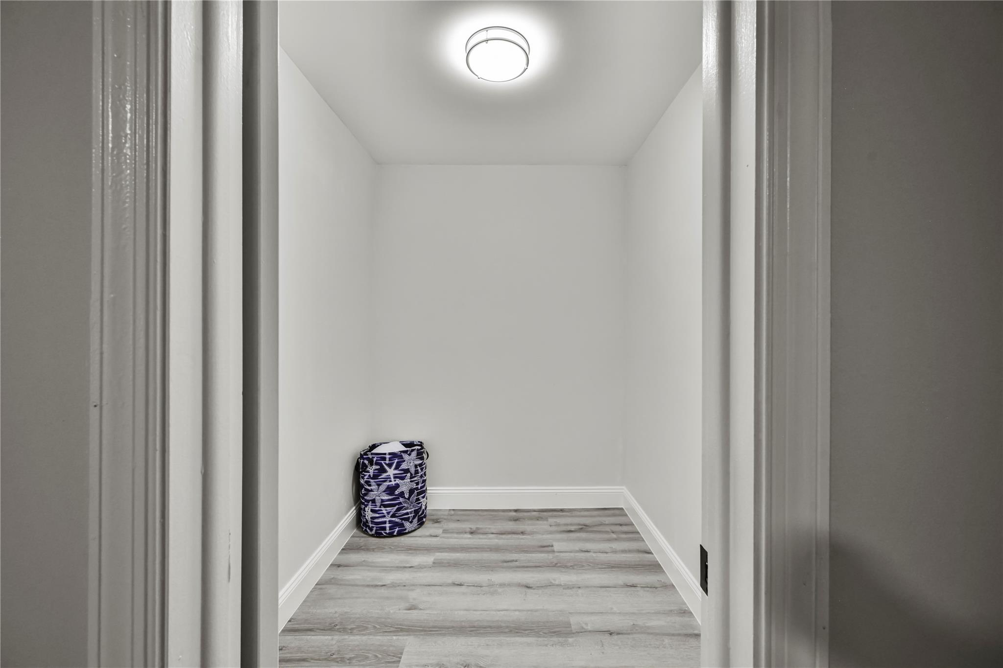 LAUDERDALE WEST - Residential