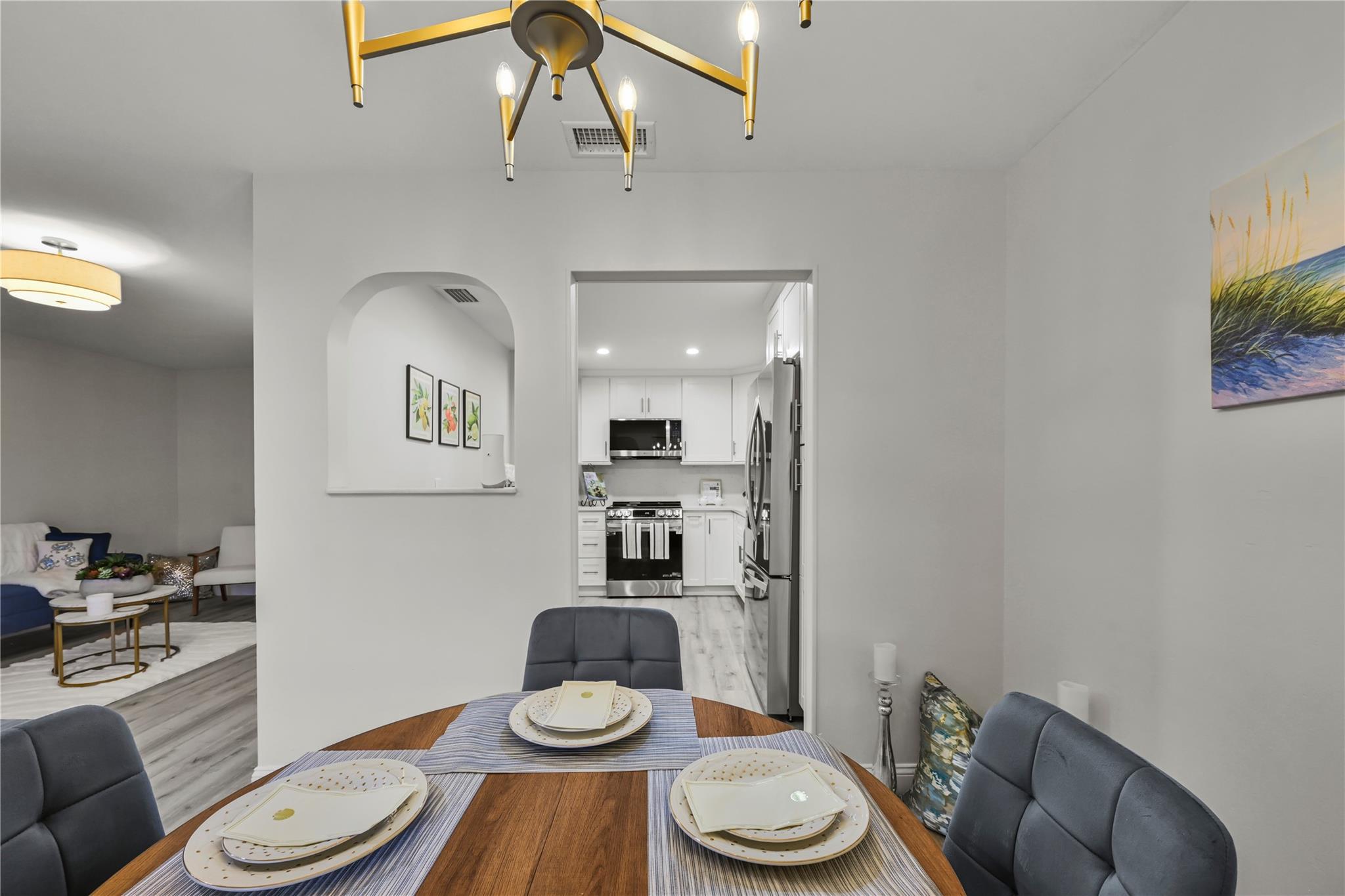 LAUDERDALE WEST - Residential