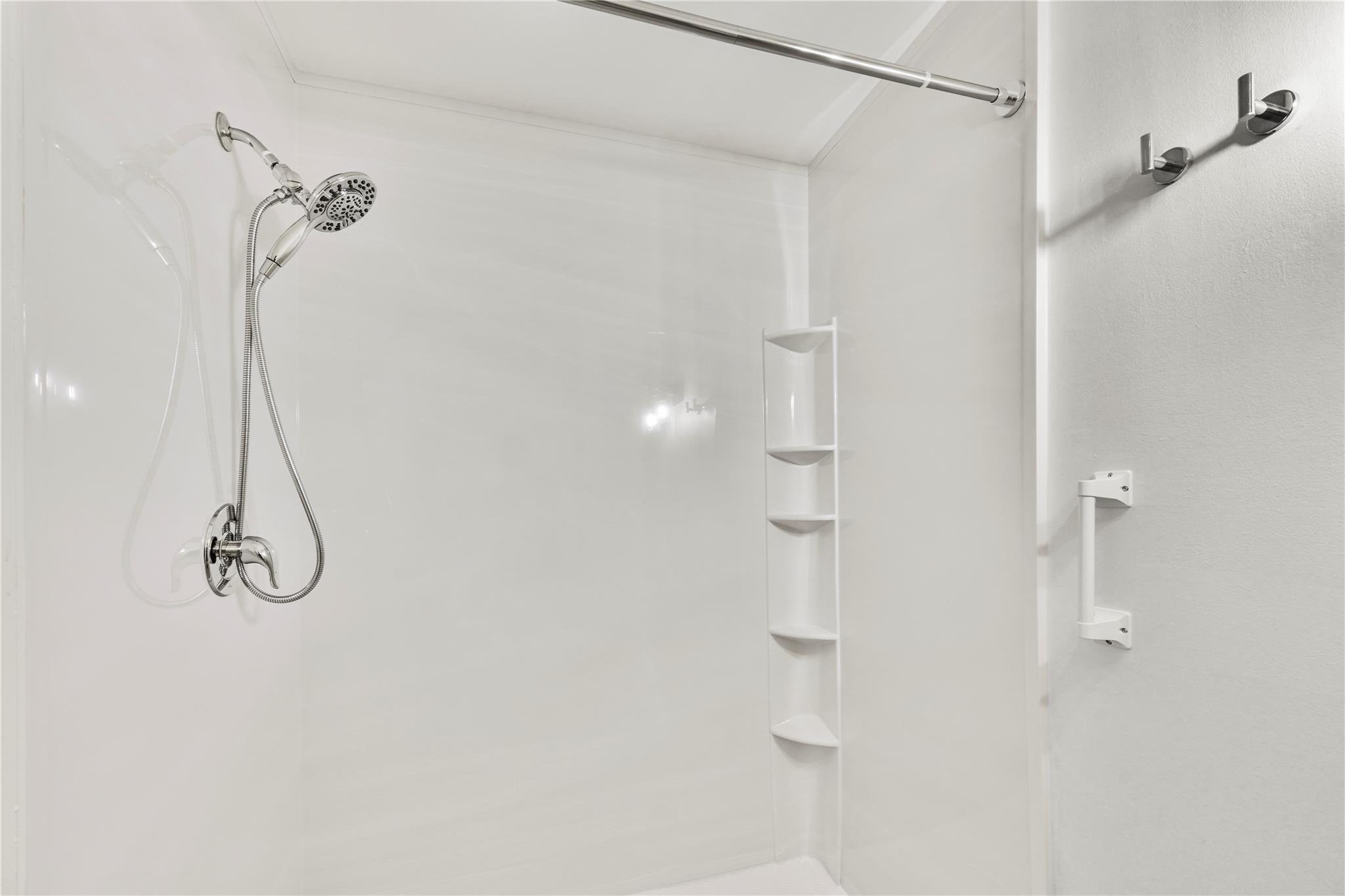 LAUDERDALE WEST - Residential