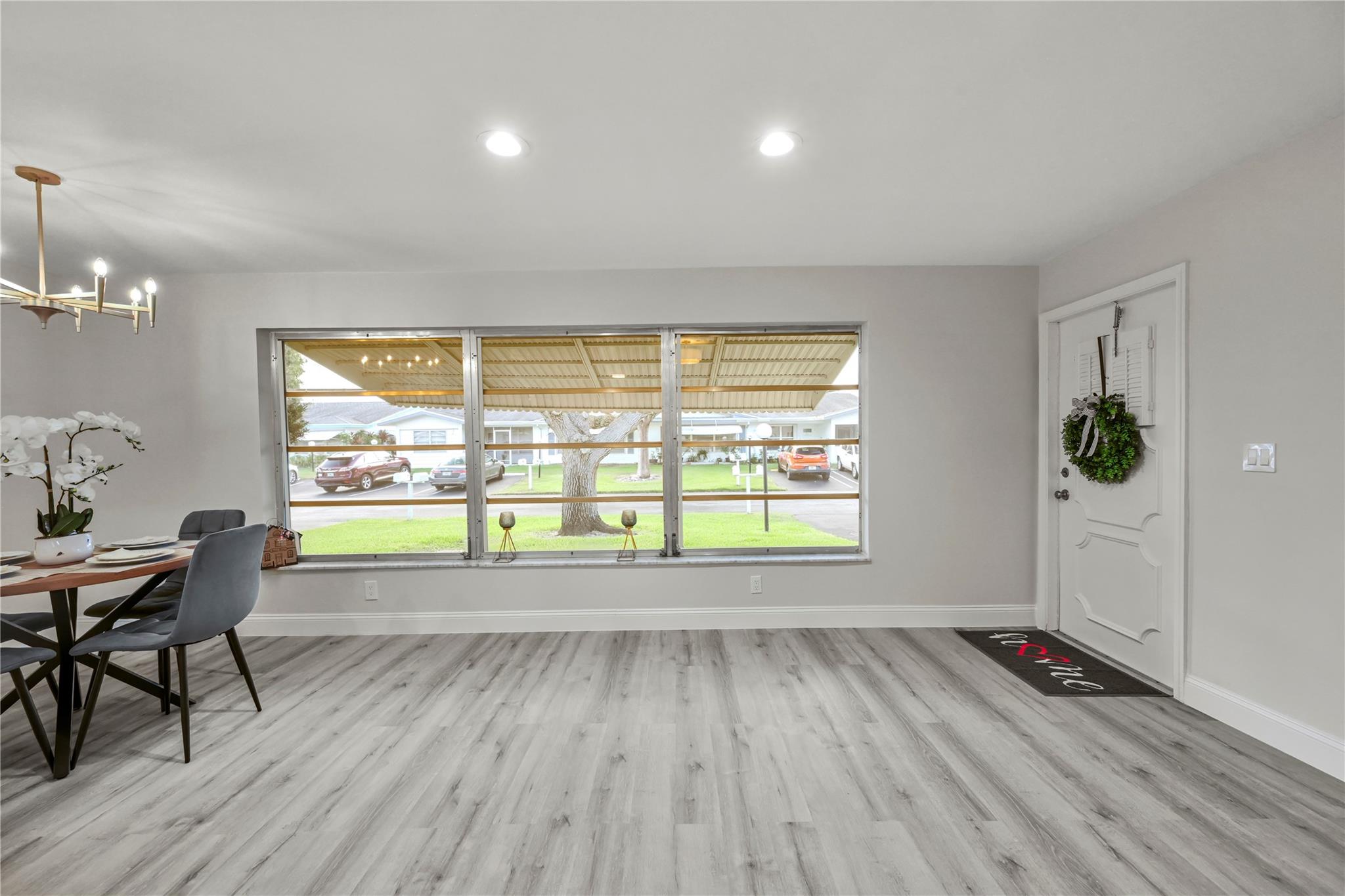 LAUDERDALE WEST - Residential