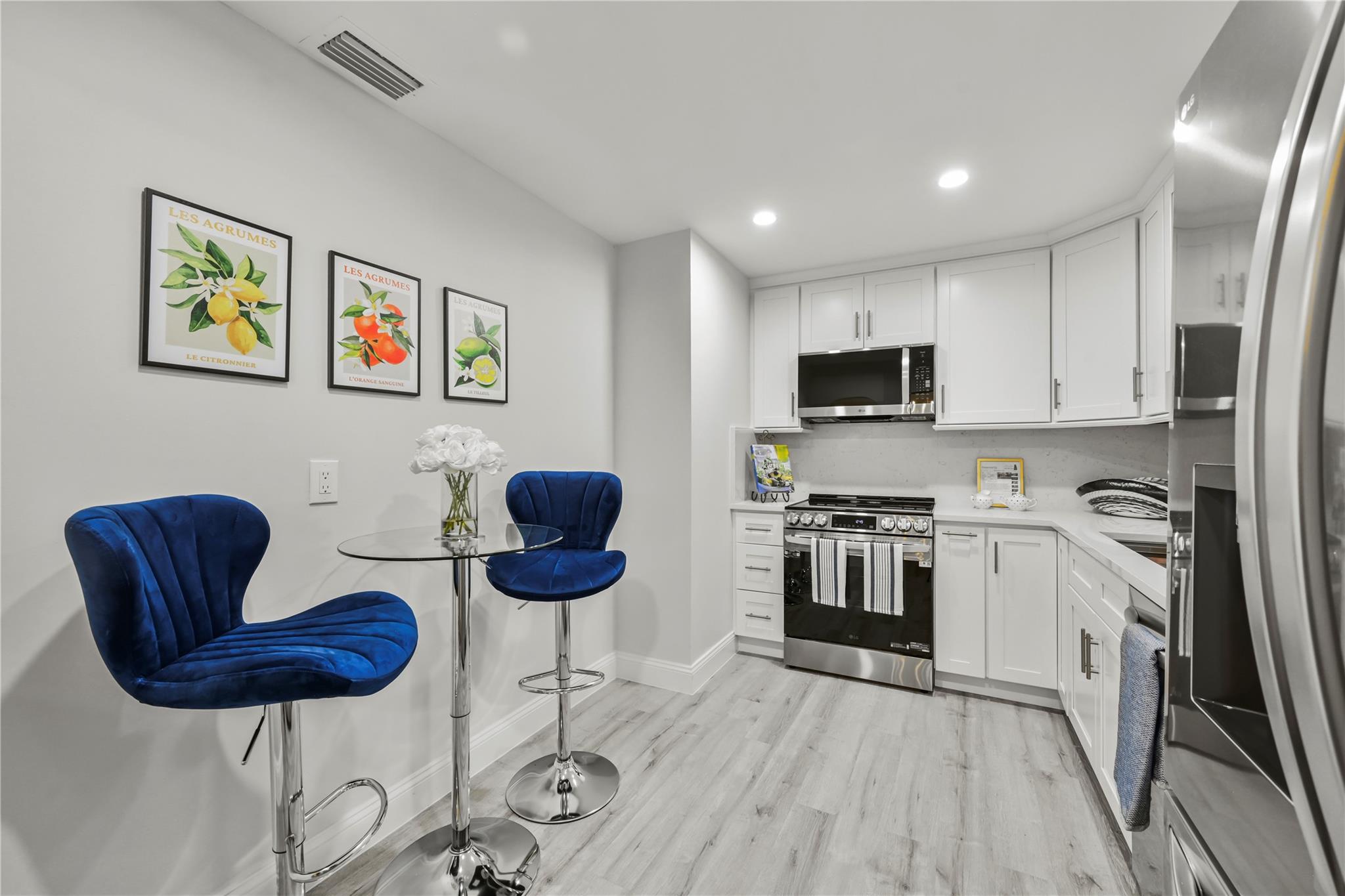 LAUDERDALE WEST - Residential