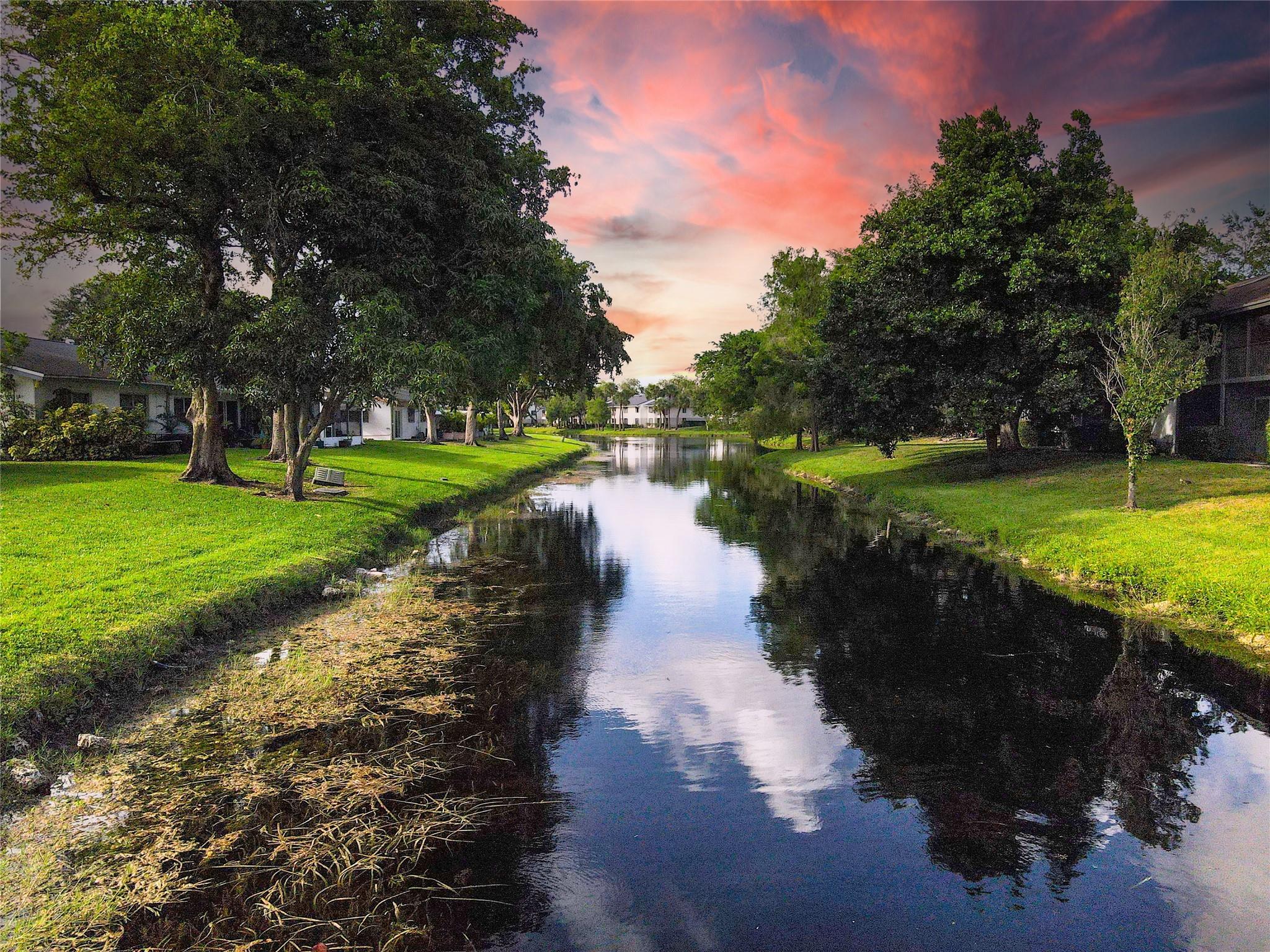 LAUDERDALE WEST - Residential