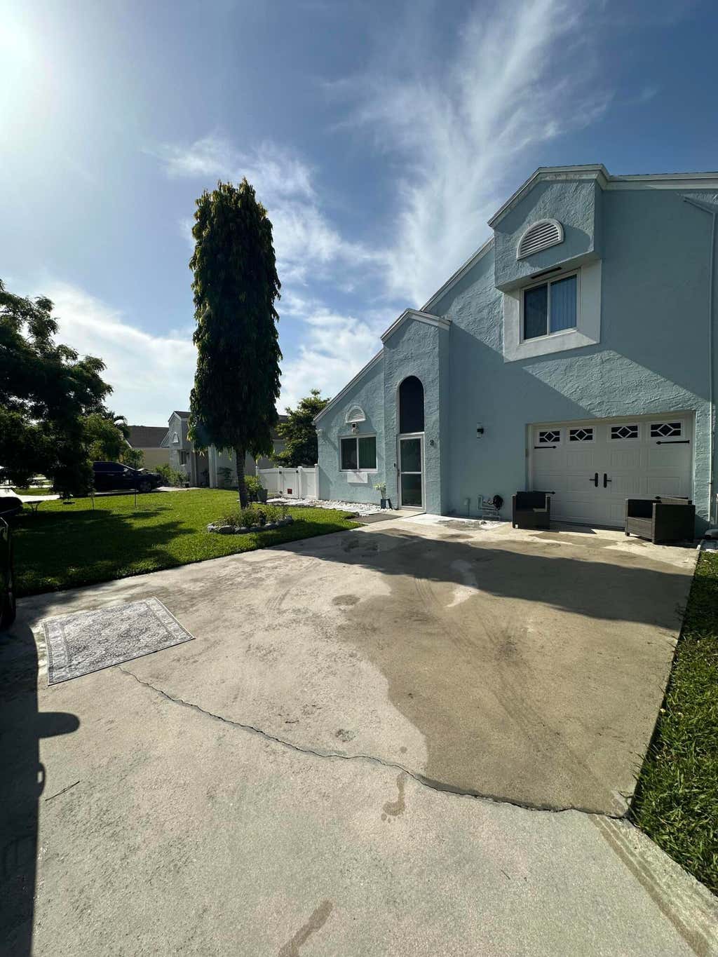 Photo of 8 Elton Place, Boynton Beach, FL 33426 (MLS # B26065557)