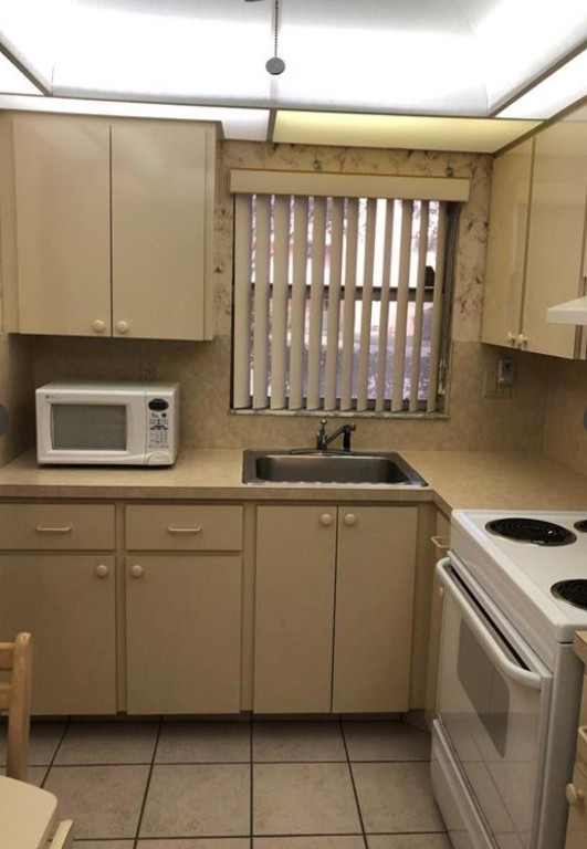 SUNRISE LAKES PHASE 3 - Residential