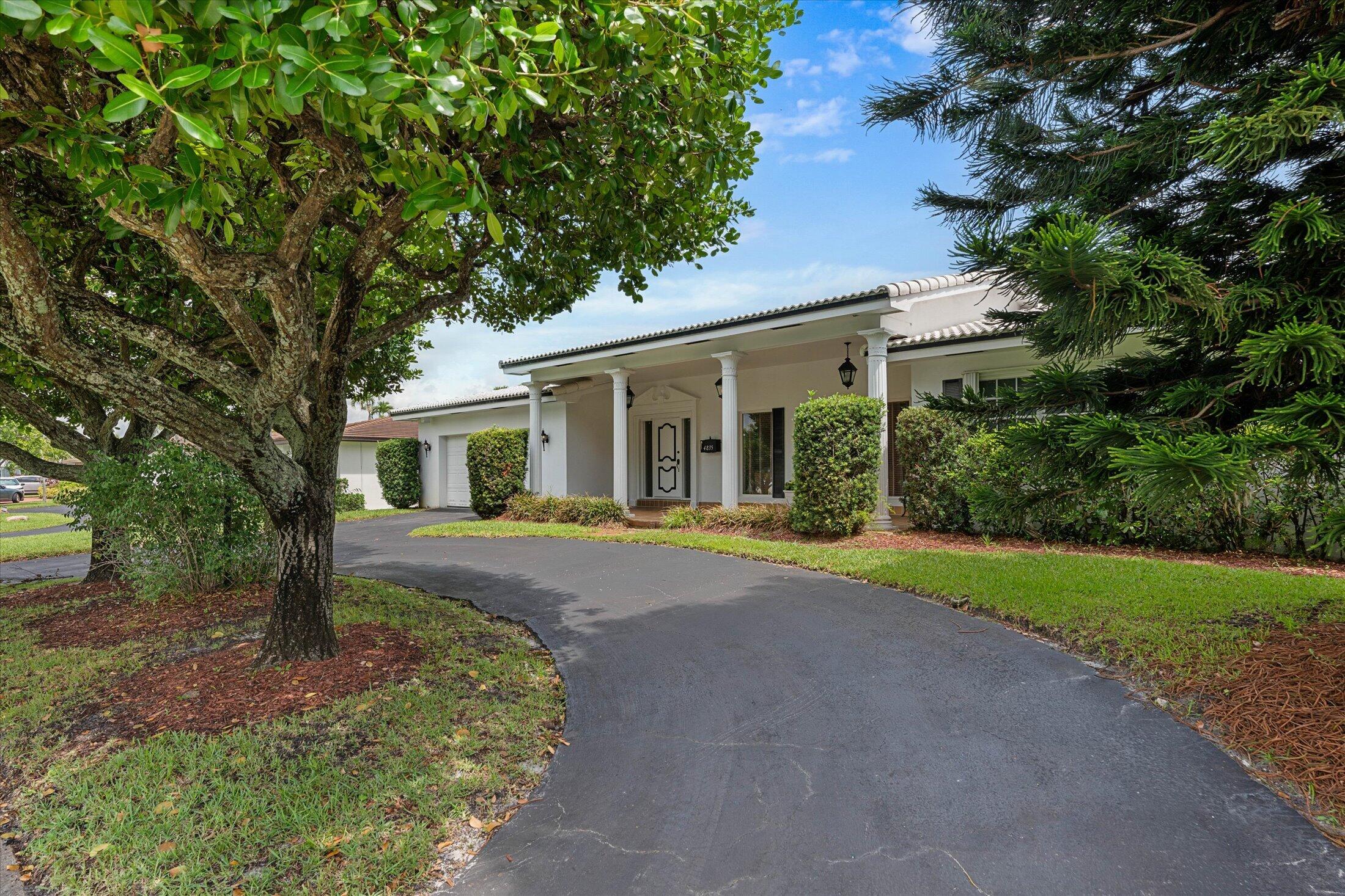 4835 Pierce Street, Hollywood FL 33021