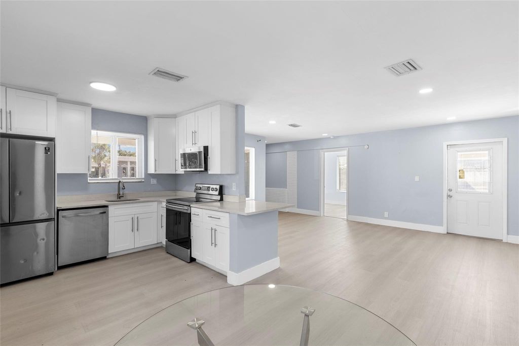 Photo of 231 SW 29th Avenue, Fort Lauderdale, FL 33312 (MLS # F10540606)