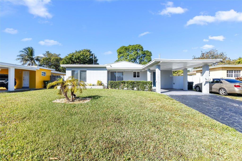 Photo of 231 SW 29th Avenue, Fort Lauderdale, FL 33312 (MLS # F10540606)