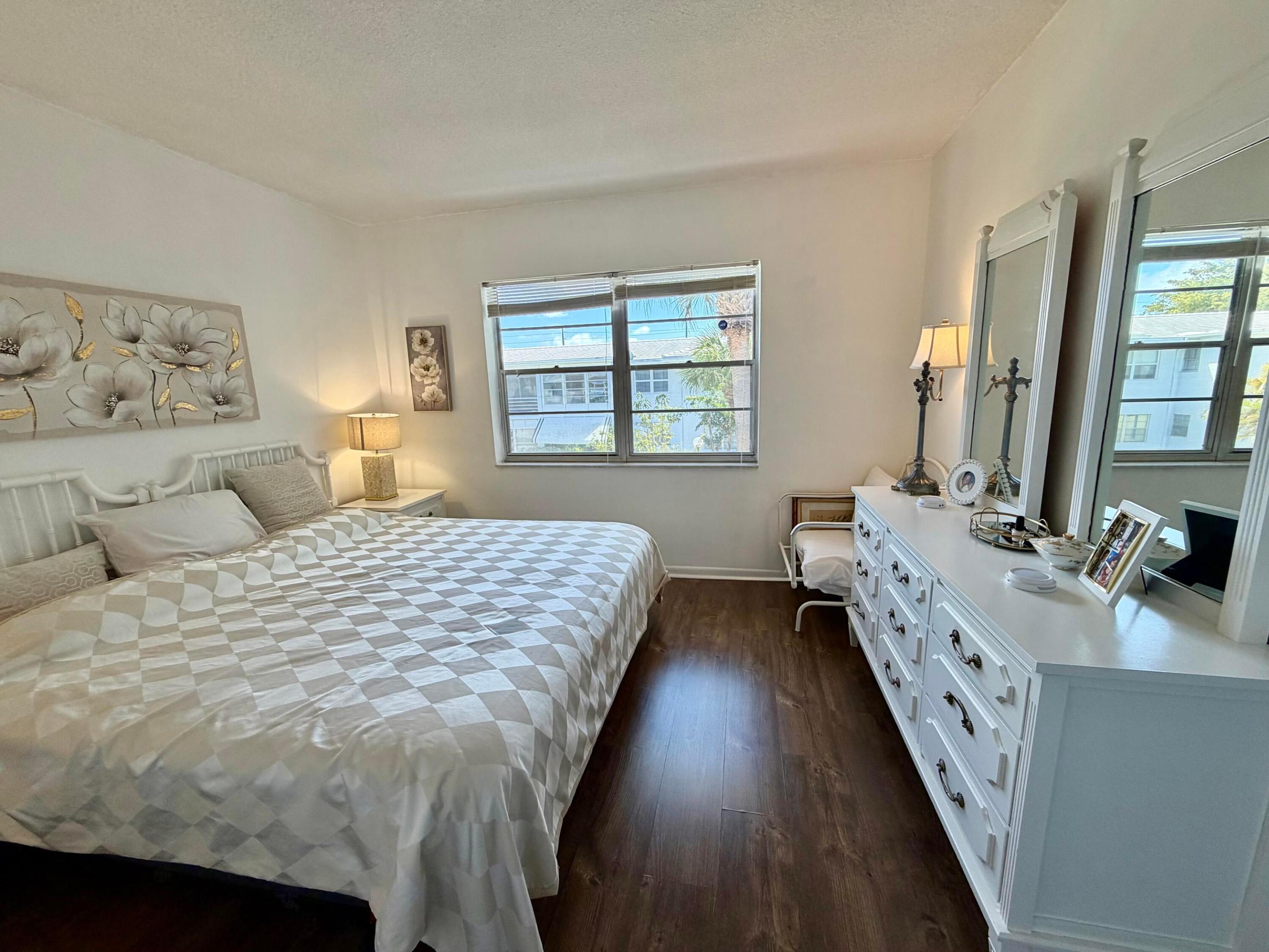 FAIRVIEW IV CONDO - Residential