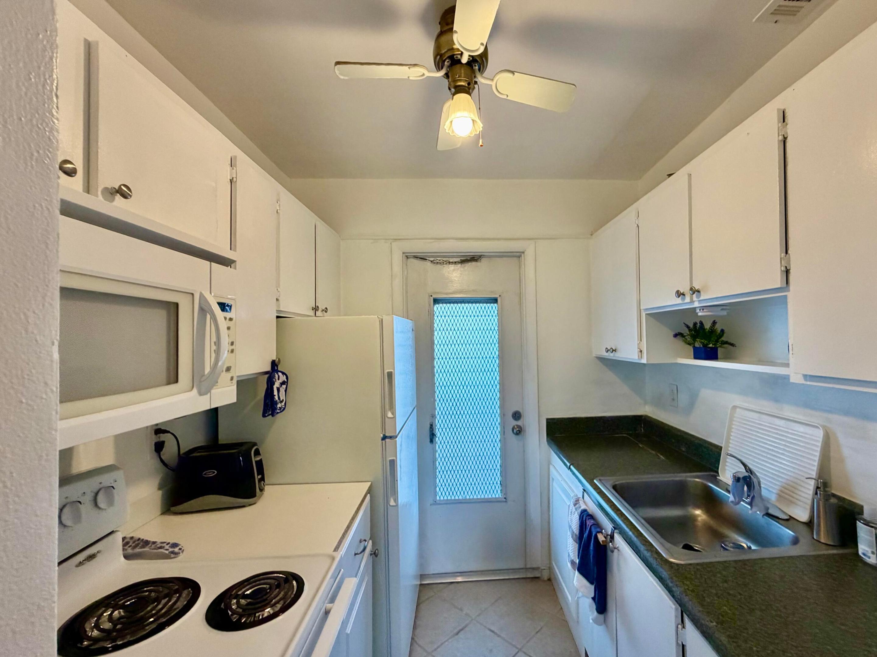 FAIRVIEW IV CONDO - Residential