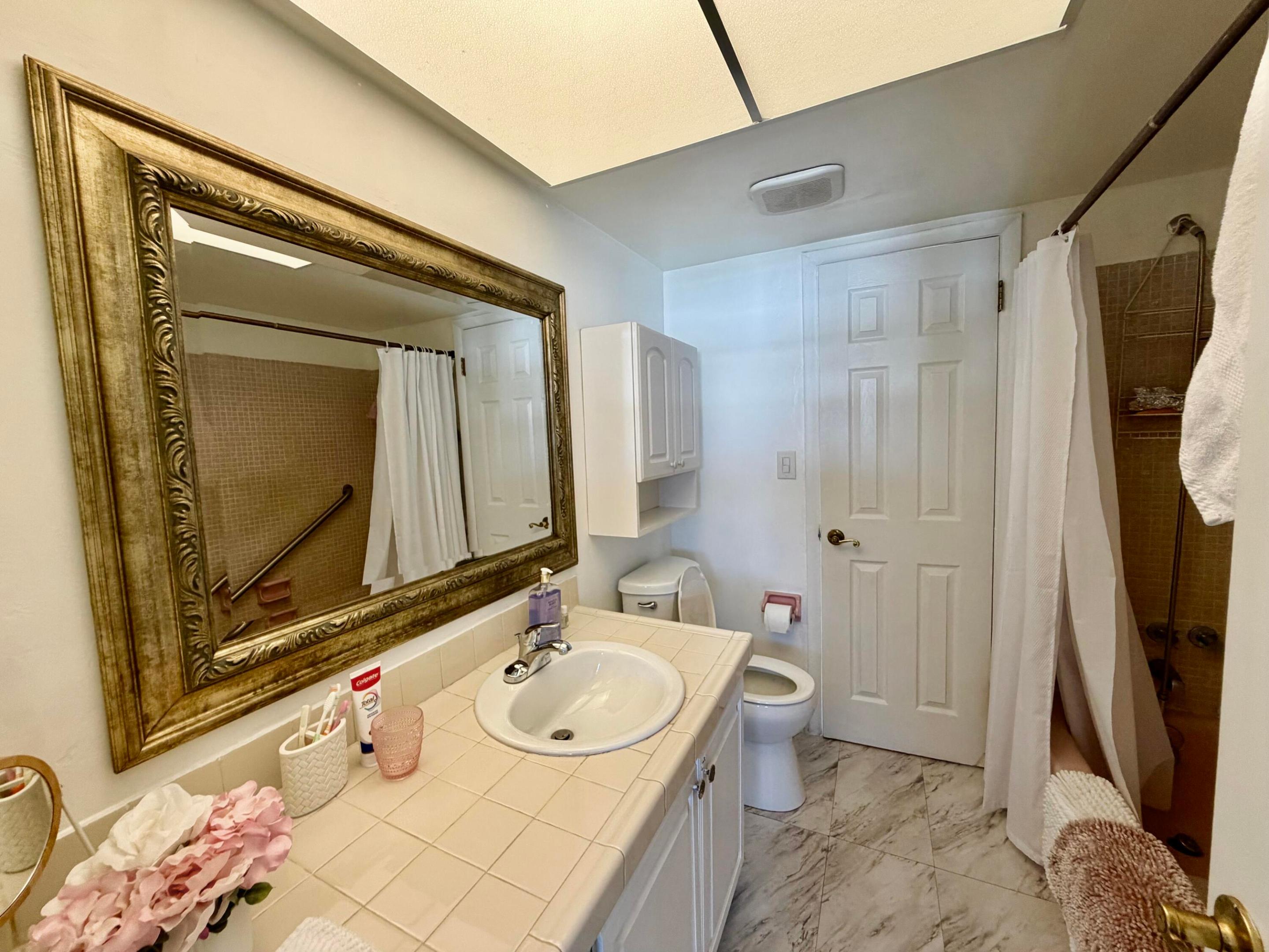 FAIRVIEW IV CONDO - Residential