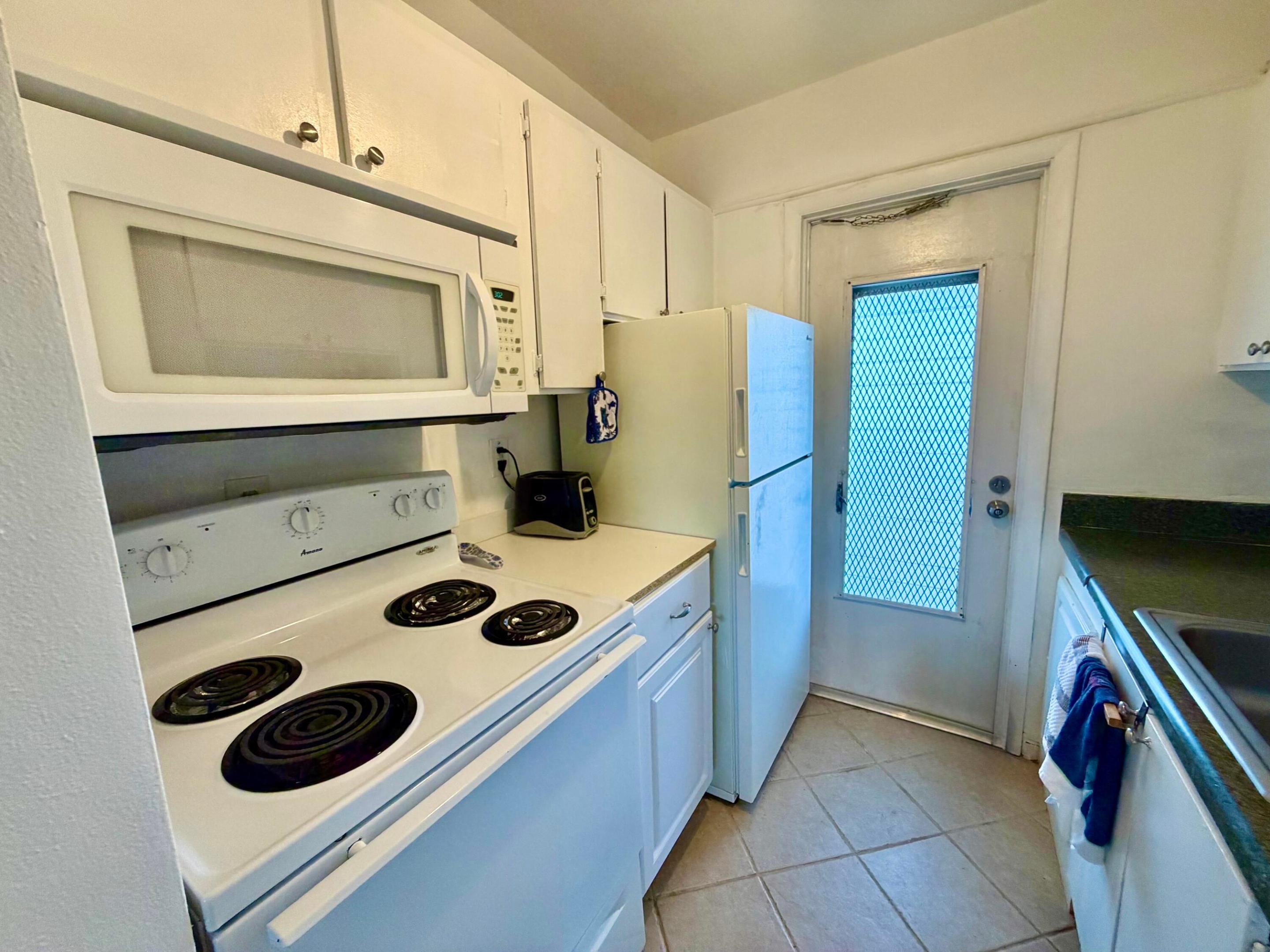 FAIRVIEW IV CONDO - Residential