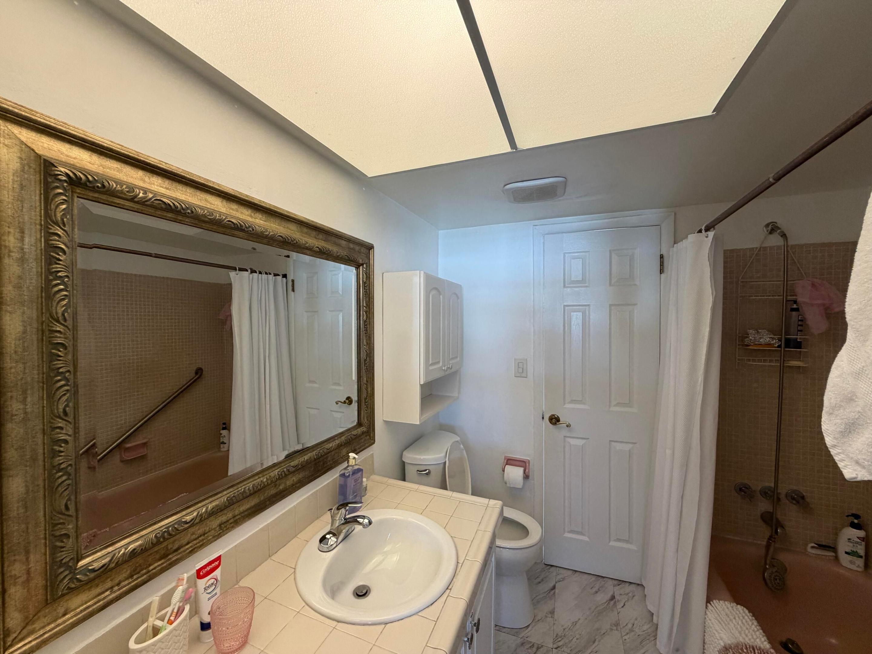 FAIRVIEW IV CONDO - Residential