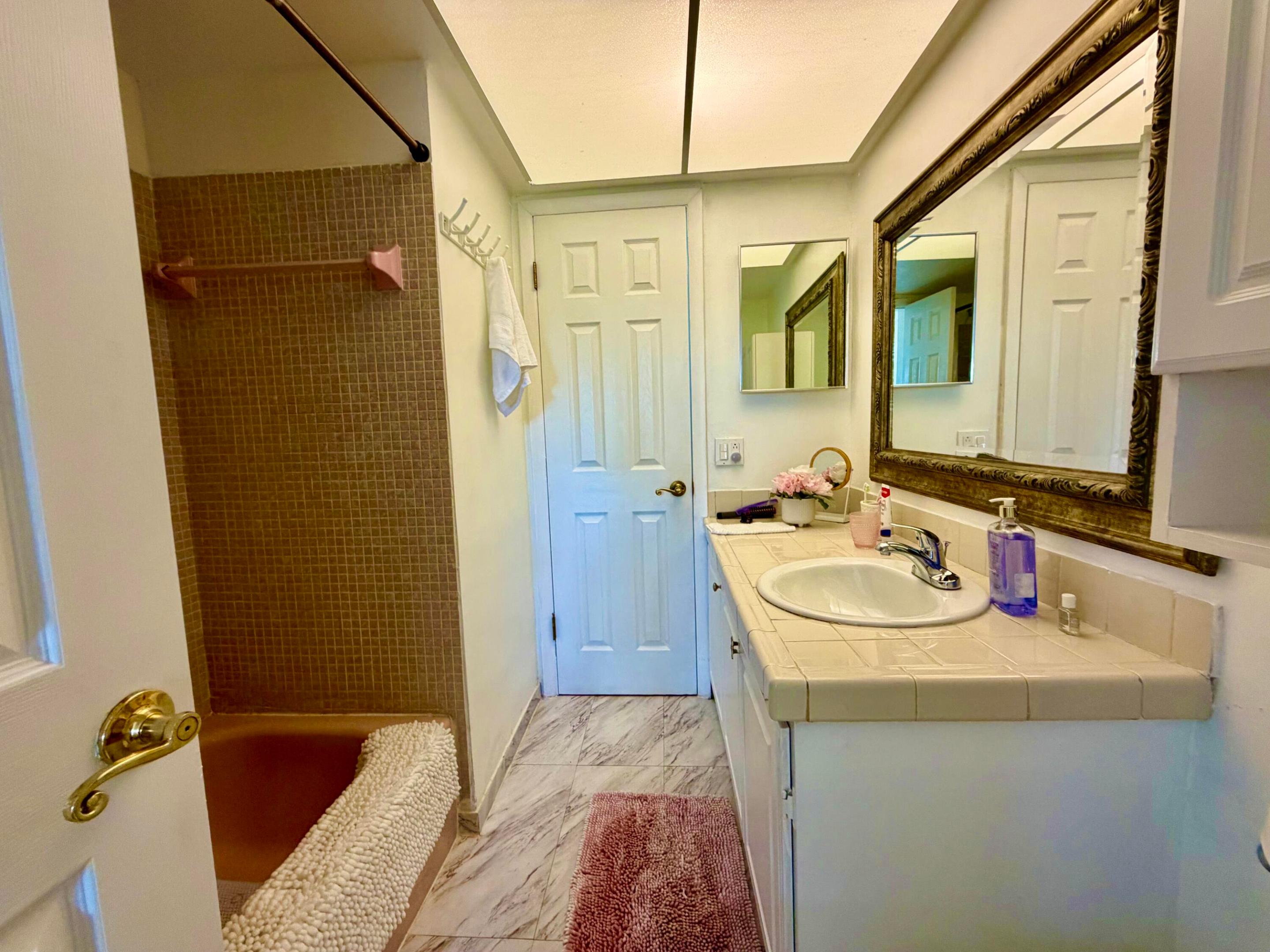 FAIRVIEW IV CONDO - Residential