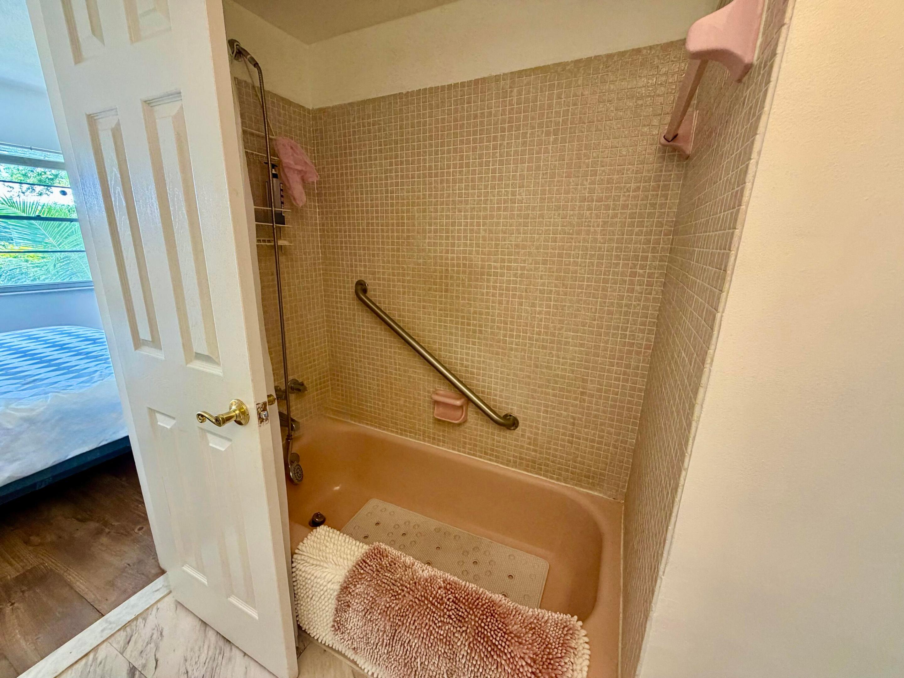 FAIRVIEW IV CONDO - Residential