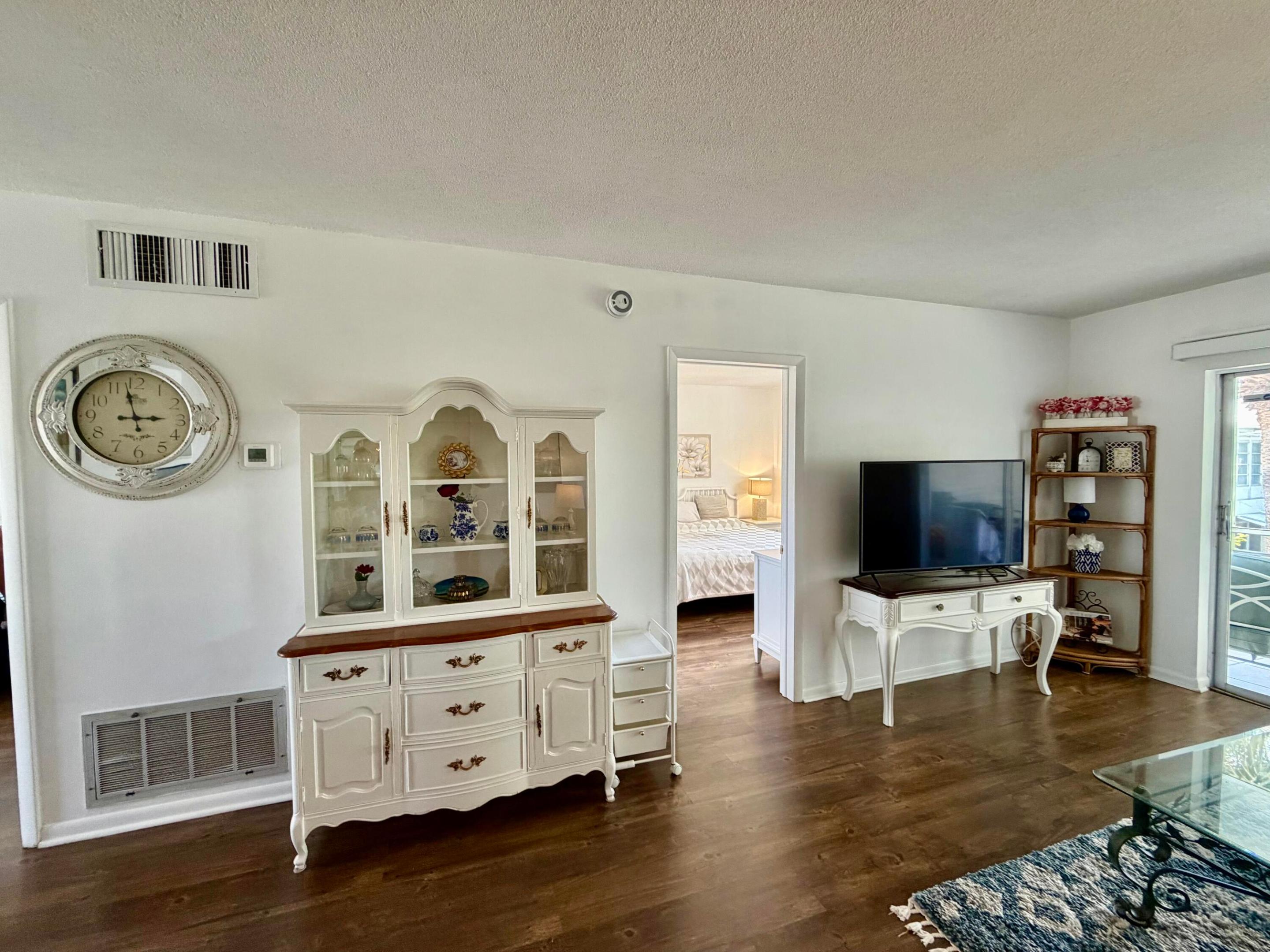 FAIRVIEW IV CONDO - Residential