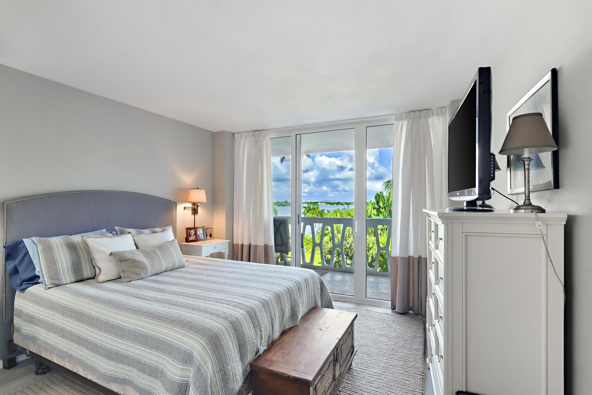 PRESIDENT OF PALM BEACH C - Residential