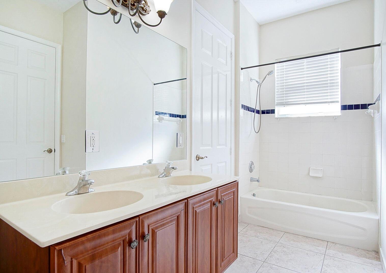 MAGNOLIA LAKES AT ST LUCI - Residential