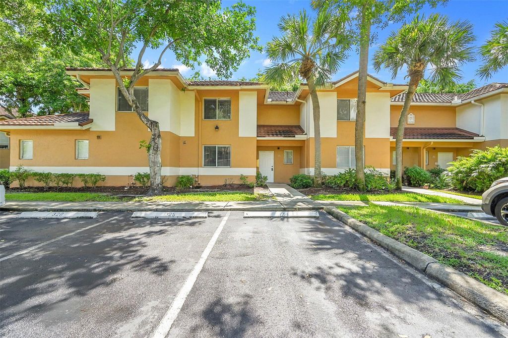 Photo of 796 NW 91st Terrace, Plantation, FL 33324 (MLS # B26033605)