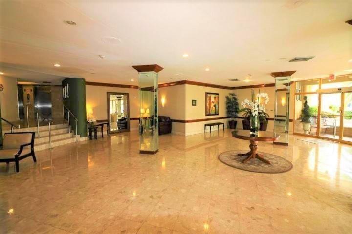 LAKE POINT TOWER CONDO - Residential Lease