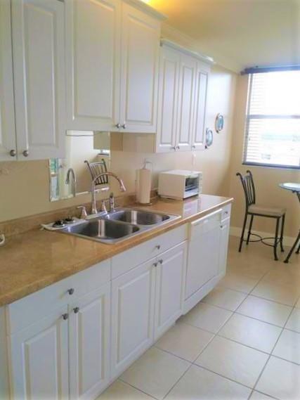 LAKE POINT TOWER CONDO - Residential Lease