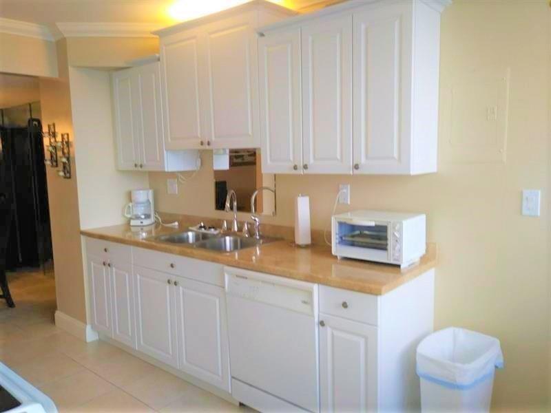 LAKE POINT TOWER CONDO - Residential Lease