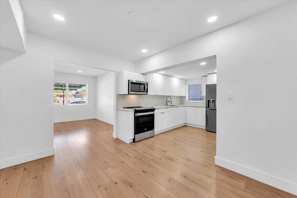 INGLESIDE PARK - Residential