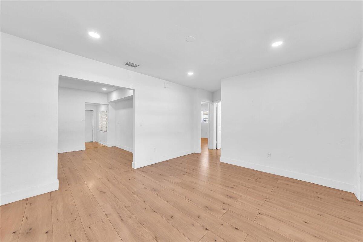 INGLESIDE PARK - Residential
