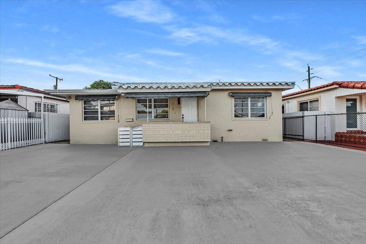 INGLESIDE PARK - Residential