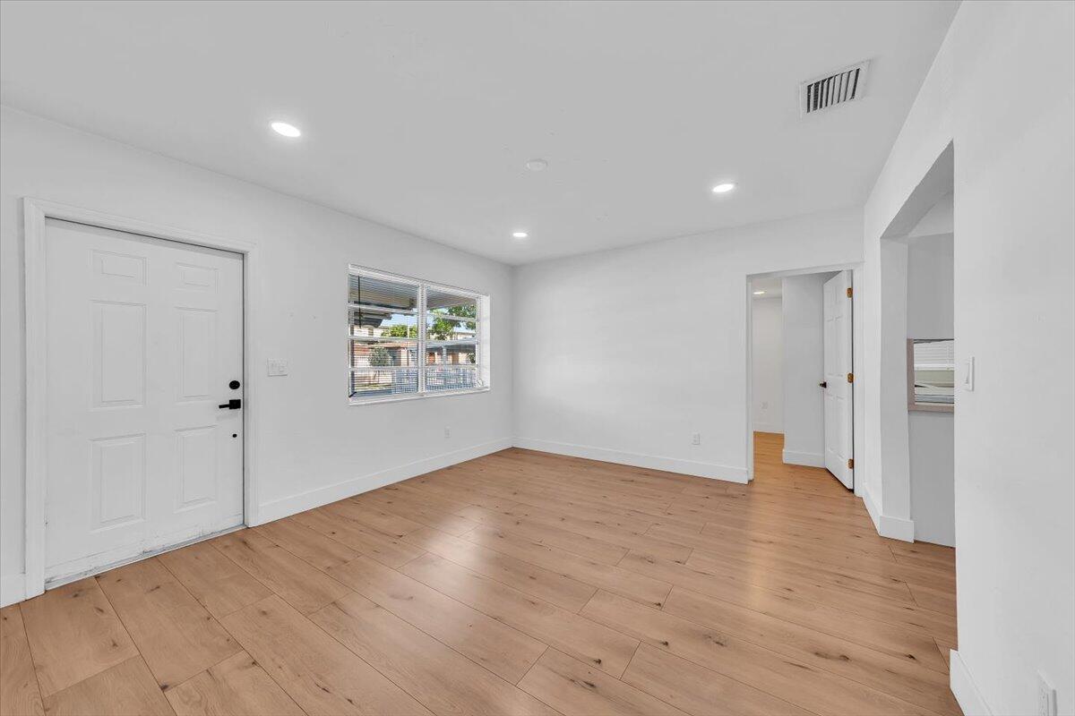 INGLESIDE PARK - Residential