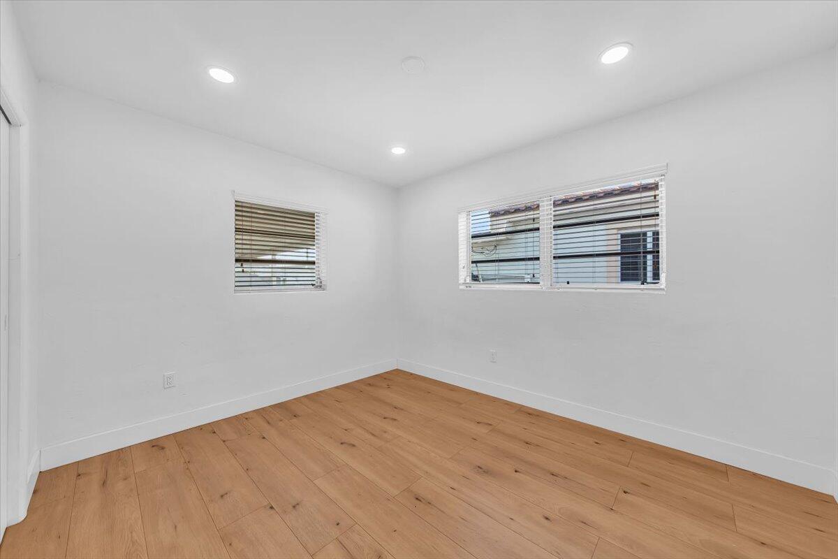 INGLESIDE PARK - Residential