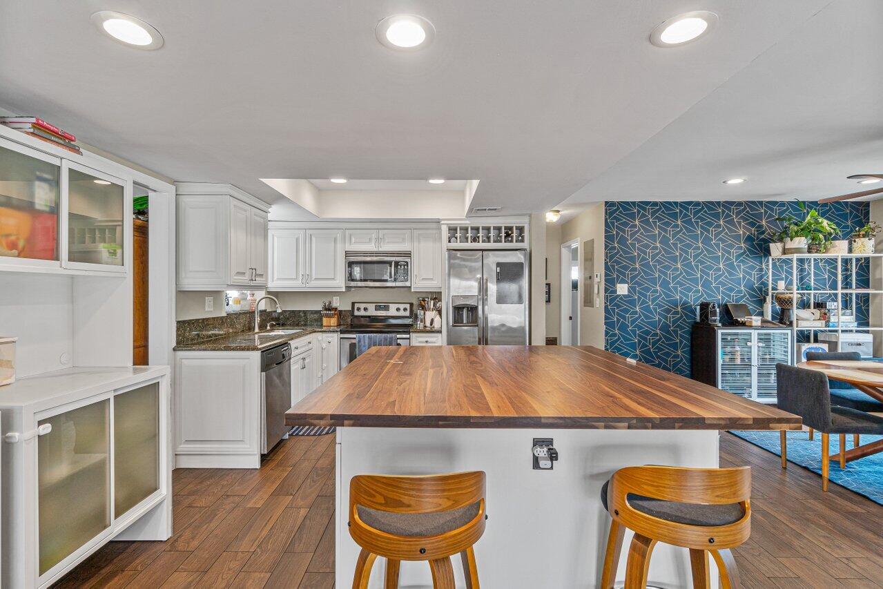 ROYAL OAK HILLS 2ND SEC - Residential Lease