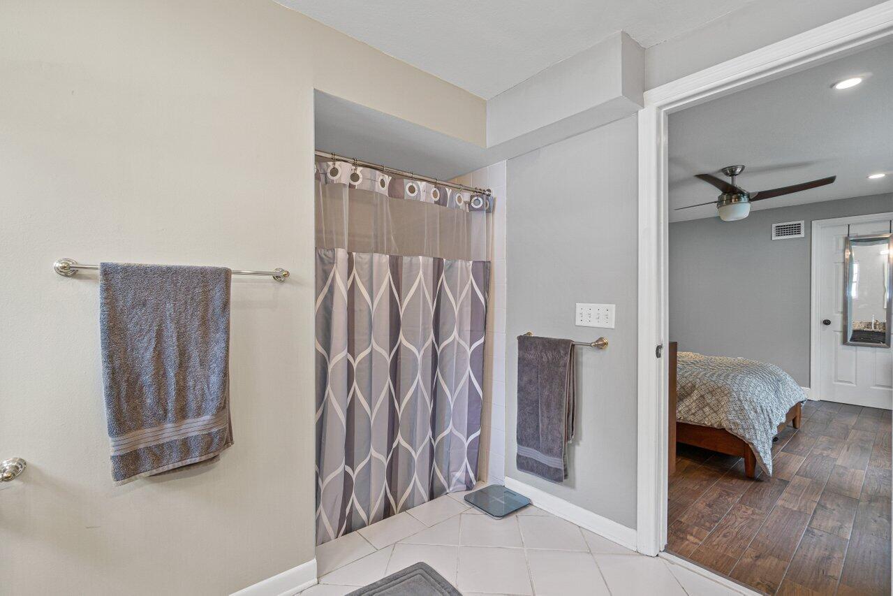 ROYAL OAK HILLS 2ND SEC - Residential Lease