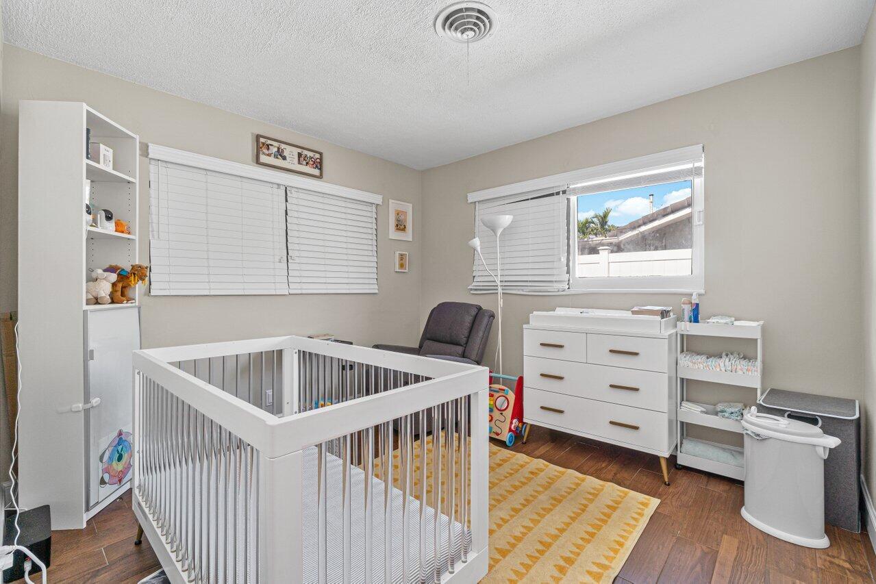 ROYAL OAK HILLS 2ND SEC - Residential Lease